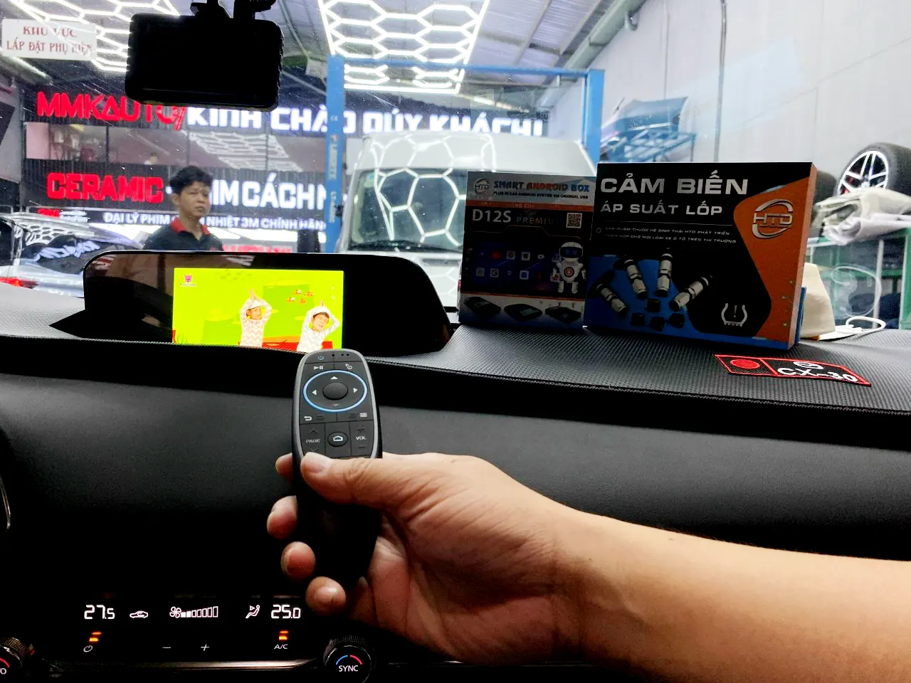 Điều khiển chuột bay bluetooth tích hợp lên android box cho ô tô