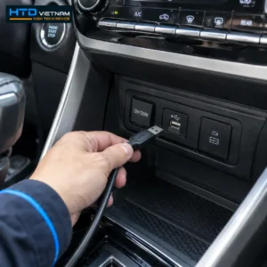 Cổng USB dữ liệu trên Toyota Innova Cross dùng kết nối Android Box D12S Pro