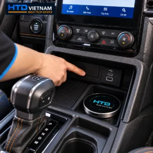 Kiểm tra cổng USB và vị trí đặt Android Box HTD trên Ford Ranger