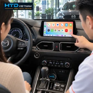 Kỹ thuật viên HTD hướng dẫn kiểm tra kết nối Android Box D12S Pro trên màn hình zin Mazda CX-5